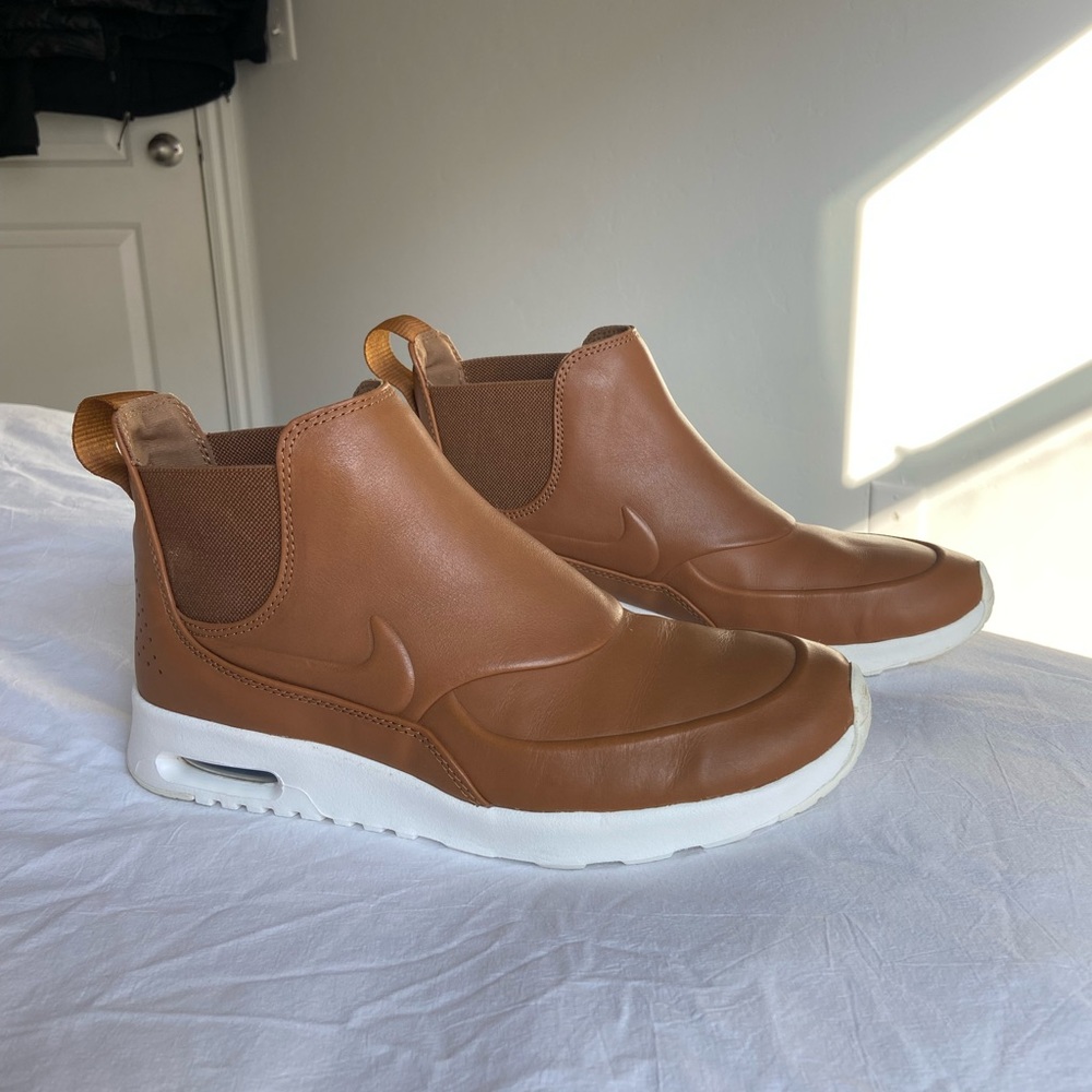 Nike Air Max Thea Mid Ankle Boots